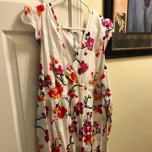 Summer cute Old Navy floral dress. Size 2X.